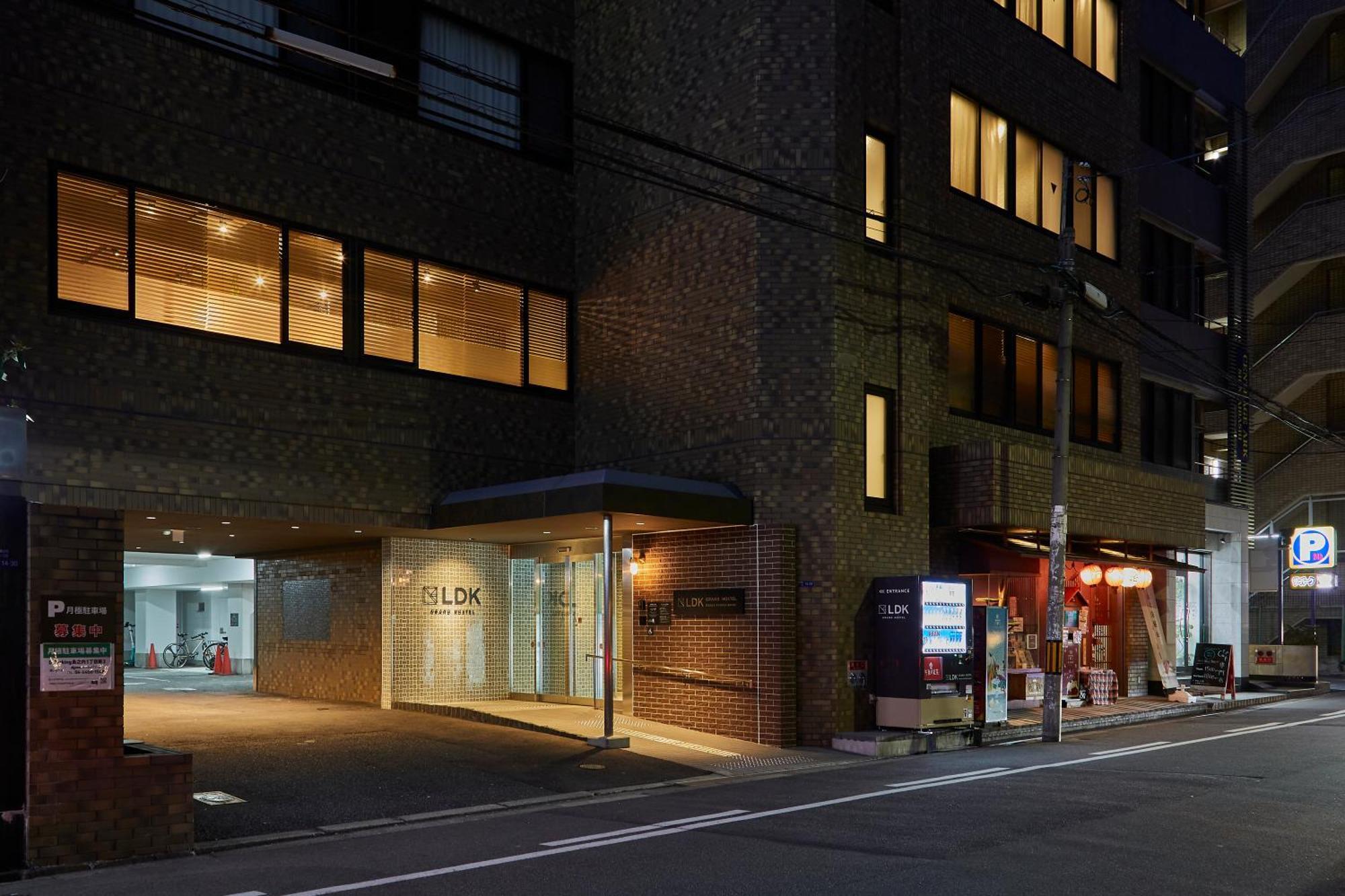 Grand Hostel Ldk Osaka Shinsaibashi - Former The Stay Osaka Shinsaibashi Eksteriør billede